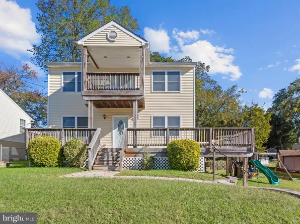 7673 Berry Dr, Pasadena, MD 21122