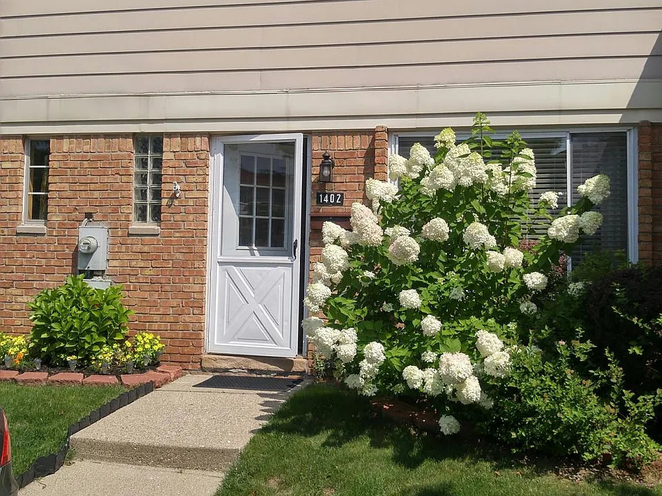 1402 Laurel Valley Dr