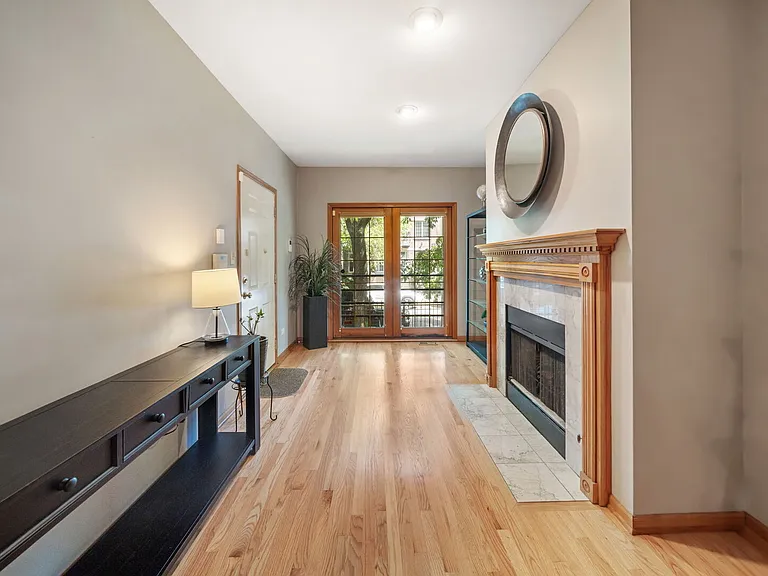 1451 W Walton St #1 — Photo 2