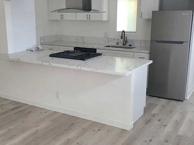 410 Grant St — Photo 9