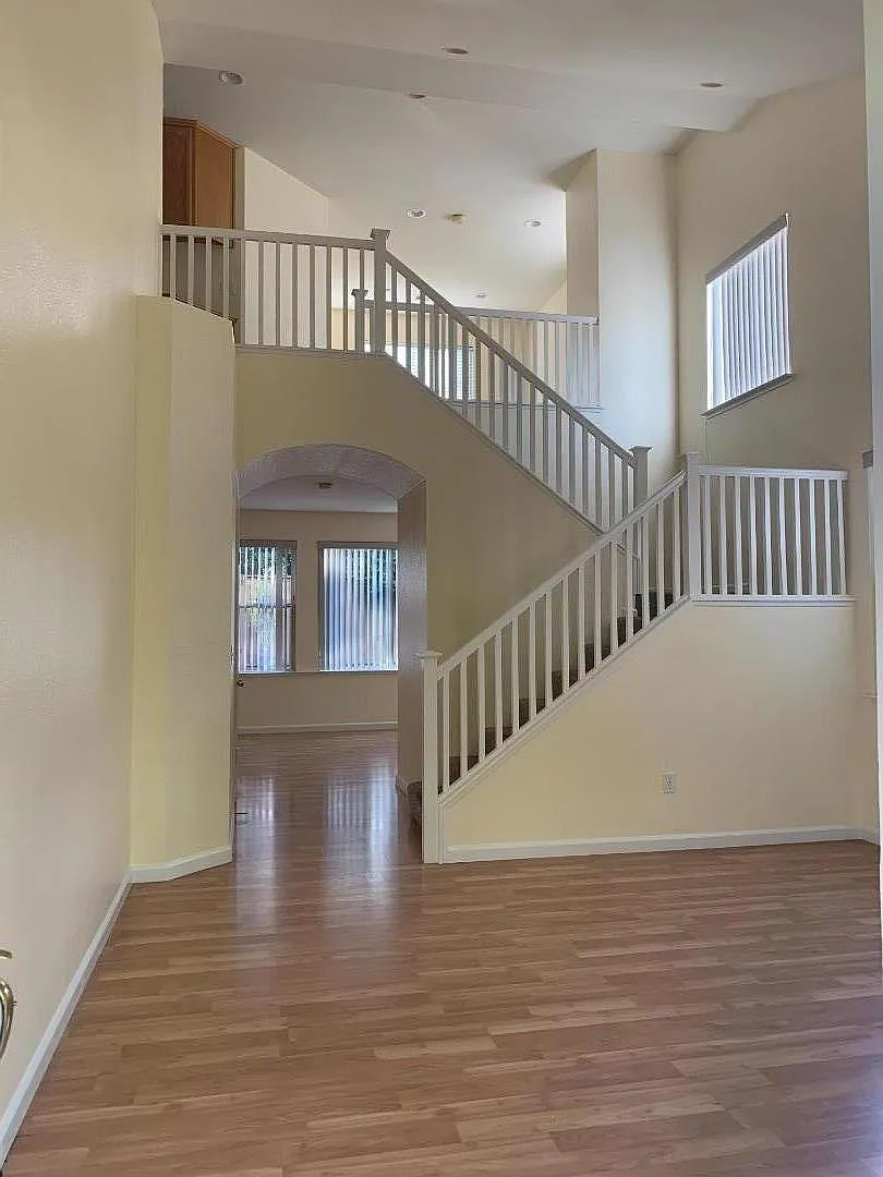 Living Room - 1002 Furlong Dr
