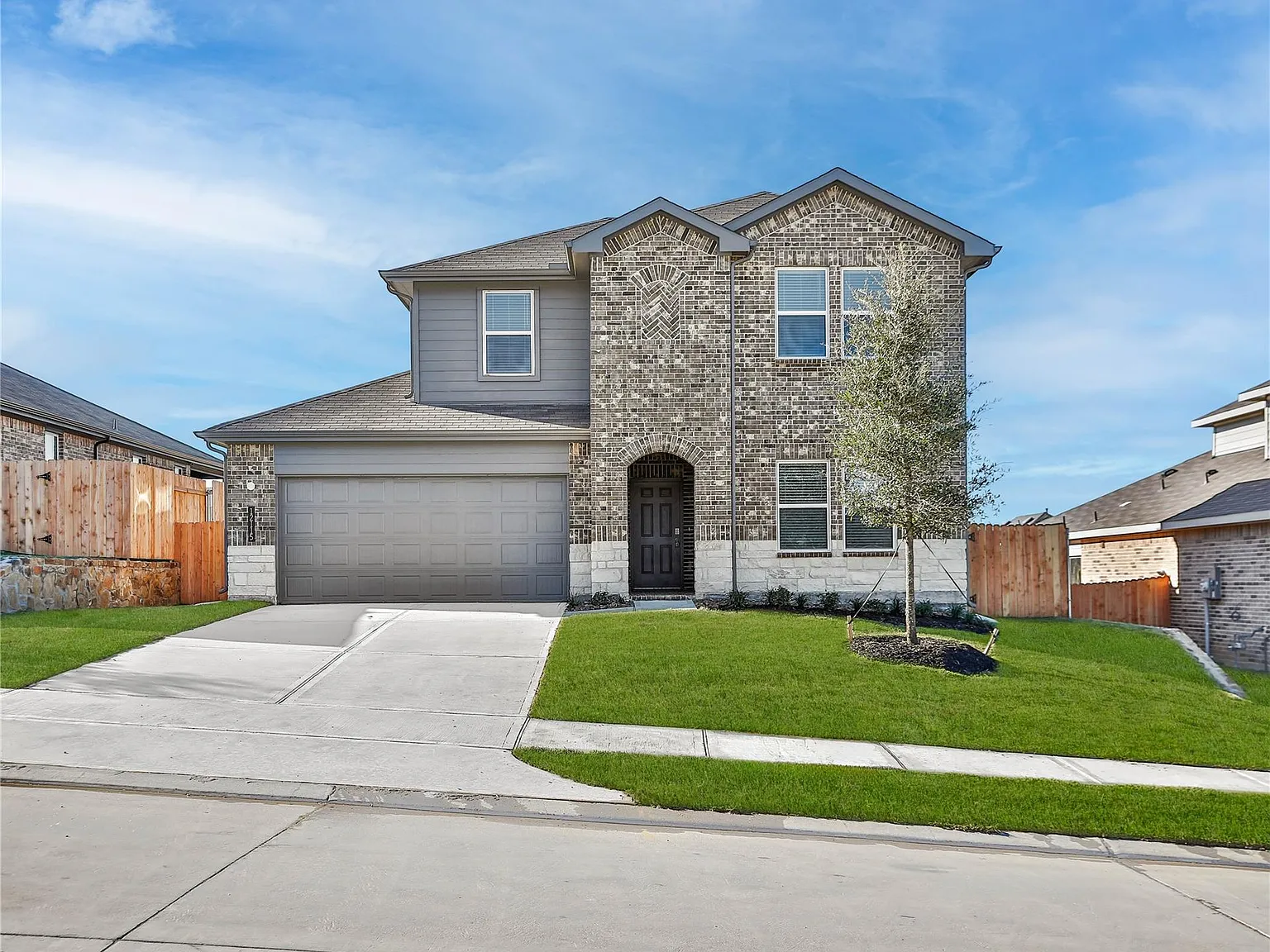4 bed, 3.0 bath, 2294 sqft, $2,750 — Photo 2