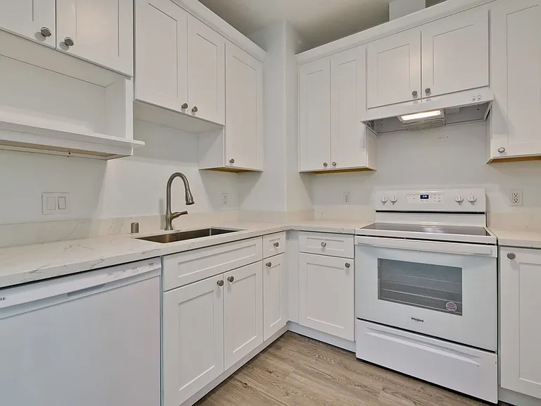 453 E Okeefe St #307 — Photo 11