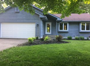 4115 Polo Park Dr, Willoughby, OH 44094