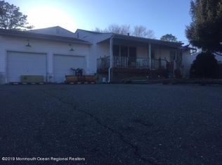 35 Colgate Dr, Toms River, NJ