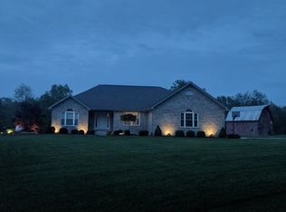 20076 Willoway Ln, Staunton, IL 62088