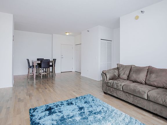 4th image of 1134 W Granville Ave APT 711