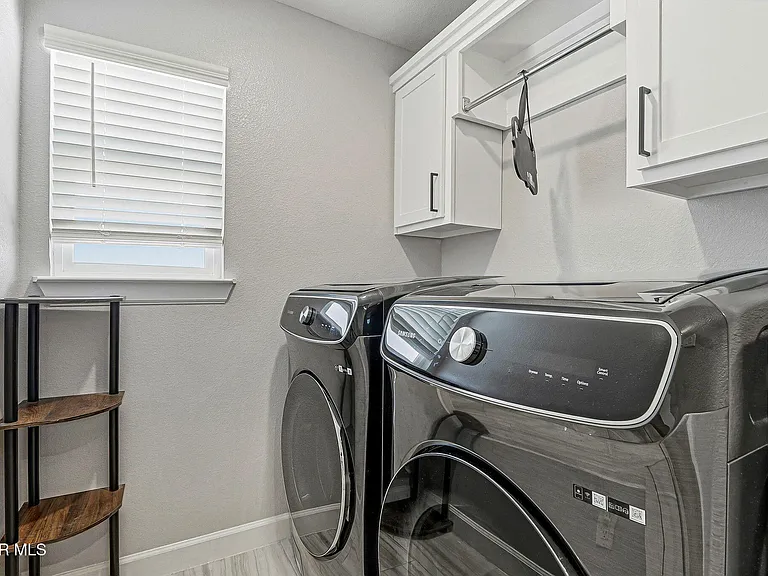 13082 Oakhampton Ave — Photo 22