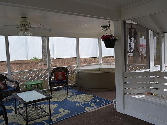 5th image of 2026 Woodcrest Dr