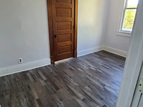 422 W Burr Oak St #2, Athens, MI 49011