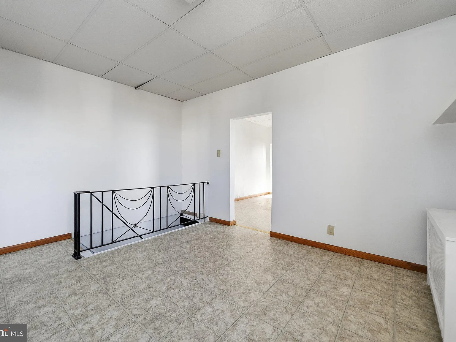 1 bed, 1.0 bath, 900 sqft, $1,200 — Photo 2