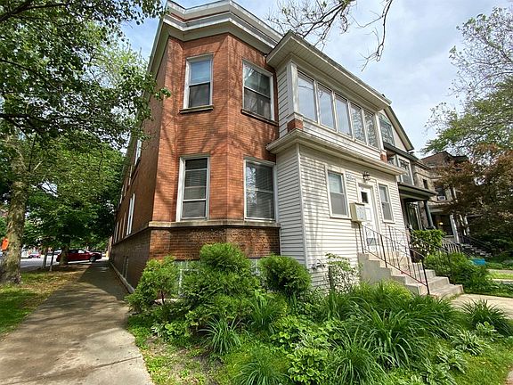 3rd image of 3657 N Janssen Ave #2E