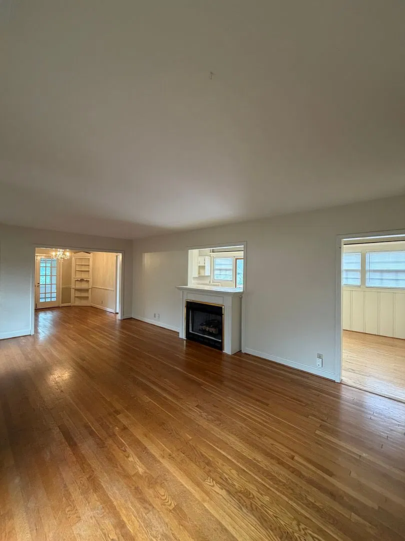 White Oak 2819 — Photo 1