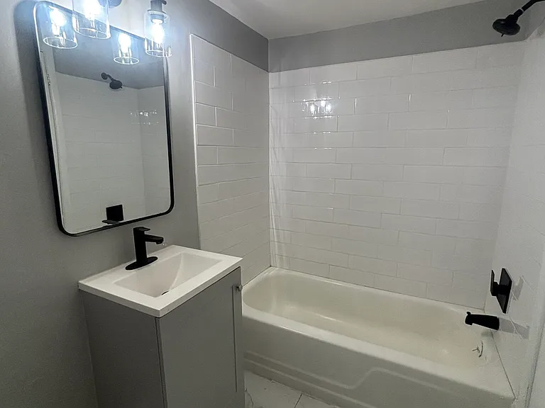 311 N Sycamore Ave #B001 — Photo 8