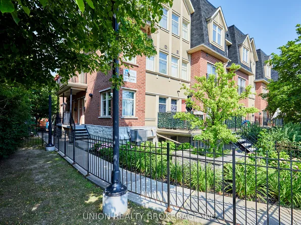 1496 Victoria Park Ave #256, Toronto, ON M4A 2M6