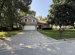 906 Vicki Dr, Tomah, WI 54660