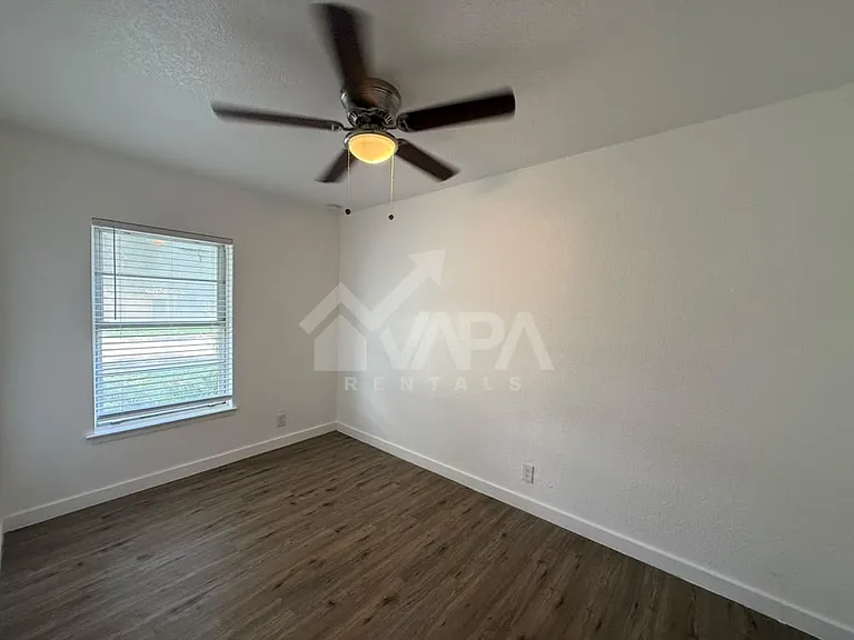 4847 Featherock — Photo 12
