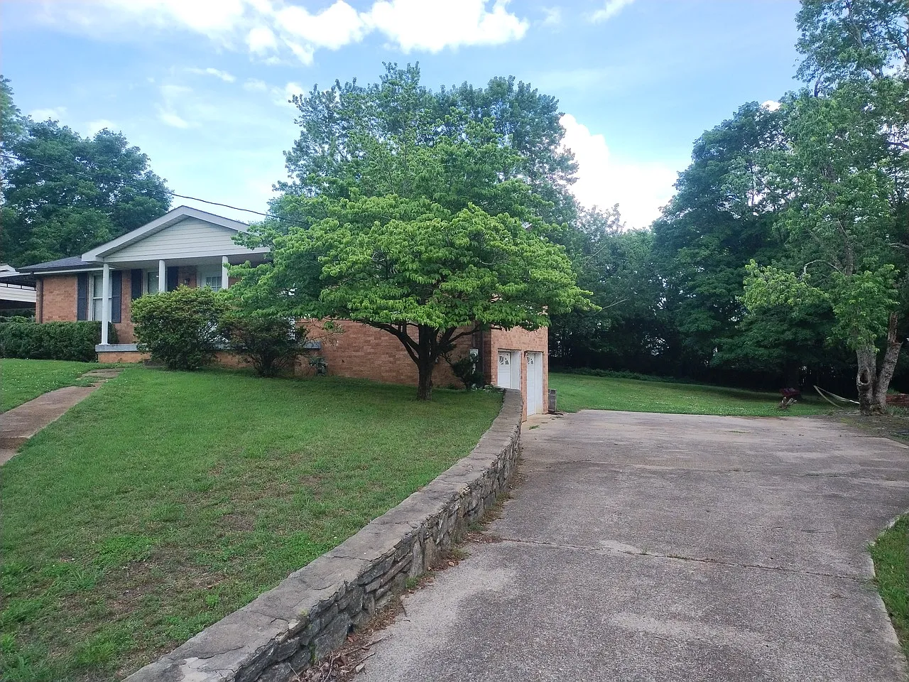 3 bed, 1.5 bath, 1250 sqft, $2,500 — Photo 2