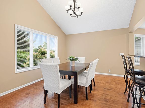 5th image of 2535 Sylvan St