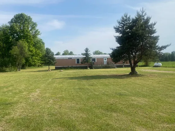 10865 W McGregor Rd, Riverdale, MI 48877