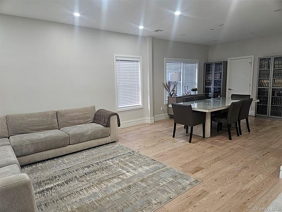 3rd image of 344 bayview