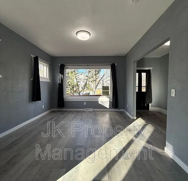 1512 3rd Ave N — Photo 5