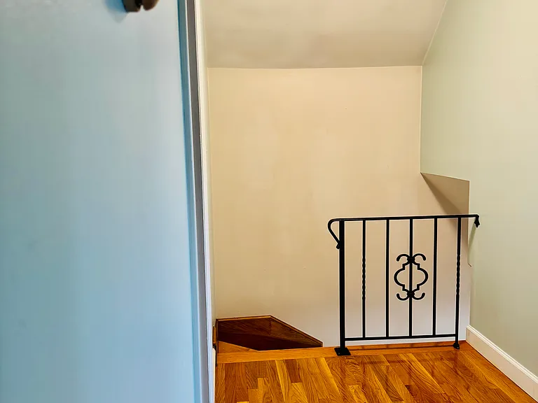 84 Williams Ave — Photo 21