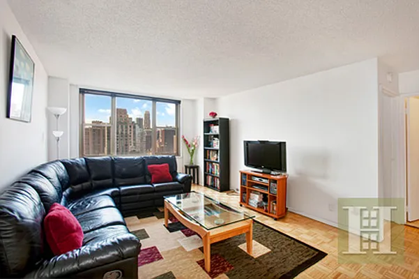 Rented by Halstead Real Estate | media 14