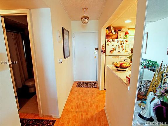 5th image of 1465 NE 123rd St APT 811