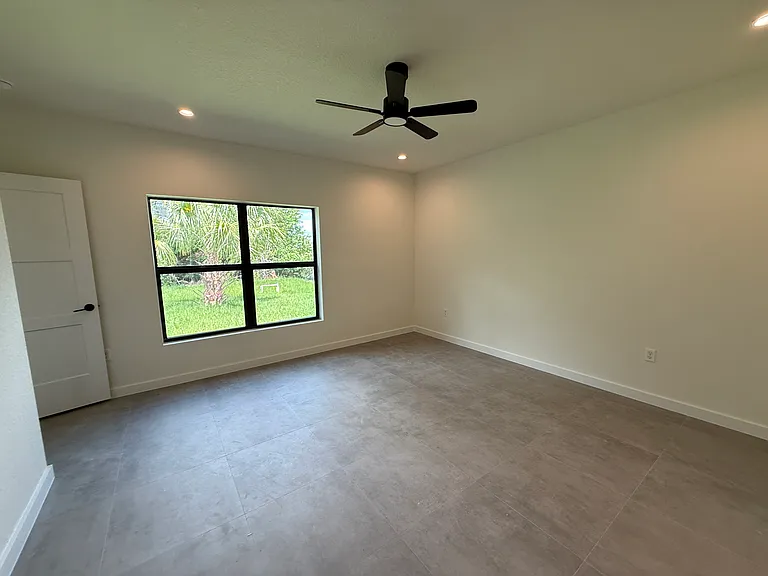 1250 Overhead St — Photo 11