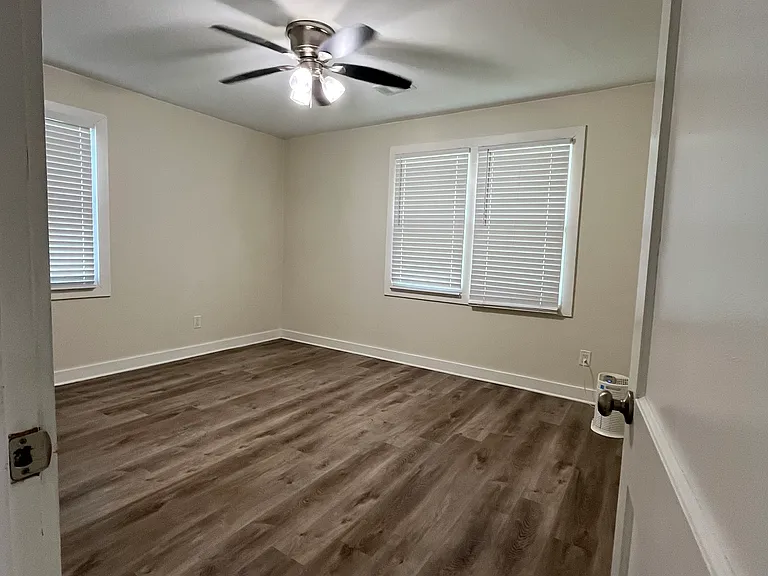4885 Park Ave — Photo 5