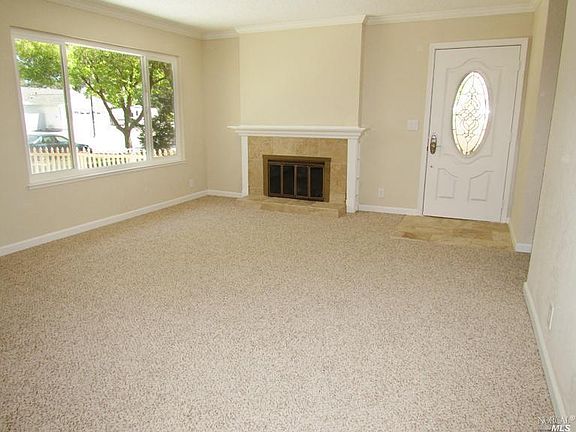 4th image of 160 Green Tree Dr