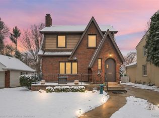 32250 Auburn Dr, Beverly Hills, MI 48025