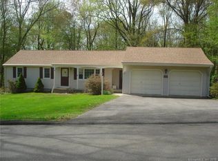 35 Hurd Ave, Monroe, CT 06468