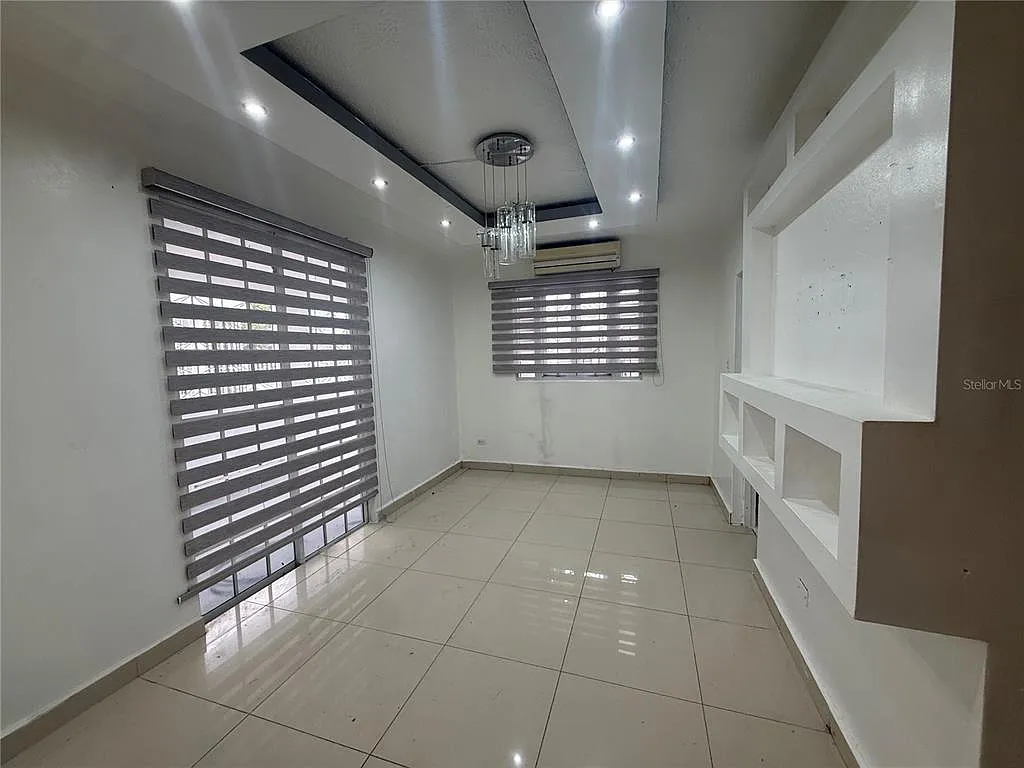 4 bed, 2.0 bath, 1200 sqft, $1,100 — Photo 3