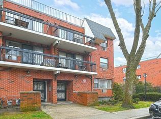 7124 Sutton Pl #3, Fresh Meadows, NY 11365