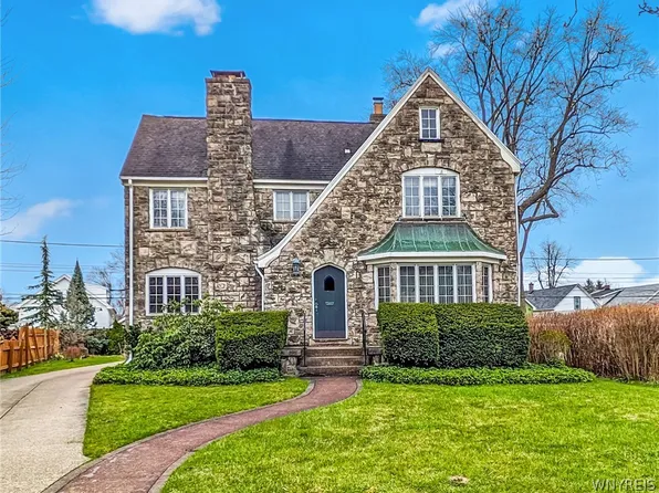 51 Deerhurst Park Blvd, Buffalo, NY 14217