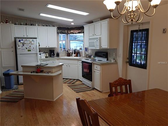 4th image of 93 Rosalie Oaks Blvd