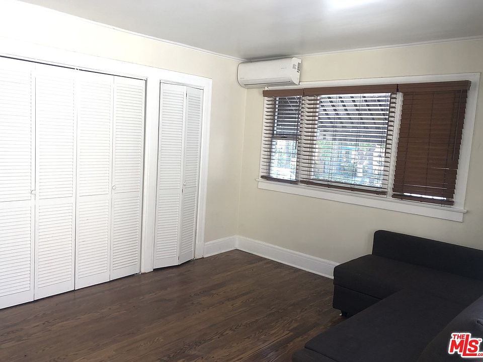 2nd image of 320 Columbia Ave #324-1/2