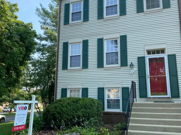 8601 Dellway Ln, Vienna, VA 22180