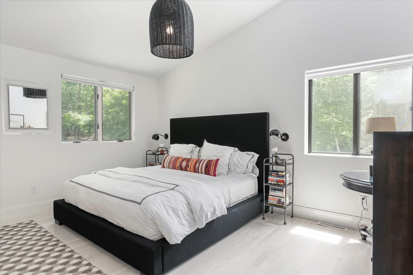  2nd Floor Bedroom w/ ensuite bathroom