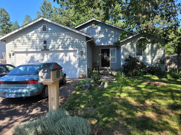 153 N Junction Ave, Cave Junction, OR 97523
