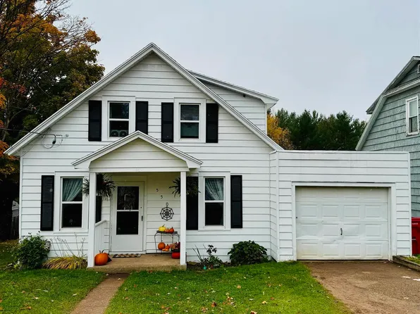 550 River St, Ishpeming, MI 49849