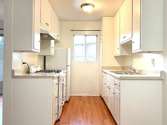 2nd image of 1998 Alberta Ave #5