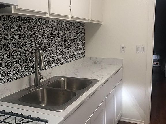 2nd image of 796 Creekside Pl #B