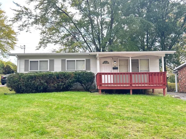 484 Adrian Dr, Saint Louis, MO 63137