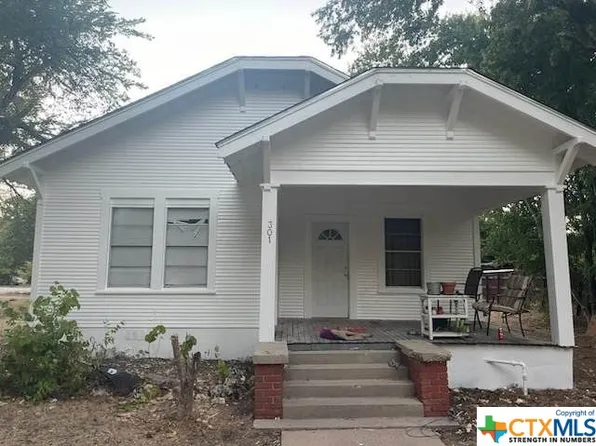 301 N Lexington St, Holland, TX 76534