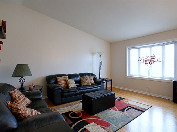 2nd image of 507 Waterford Dr