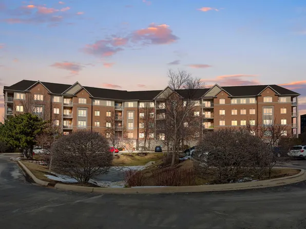 125 N Buffalo Grove Rd APT 104, Buffalo Grove, IL 60089