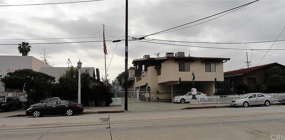 1st image of 75 N Altadena Dr